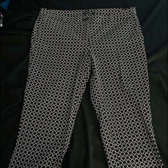 Women’s Hilary Radley cropped pants in size 14. - Picture 1 of 11